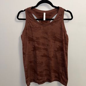 Athleta Momentum Racerback Tank Maroon Camo